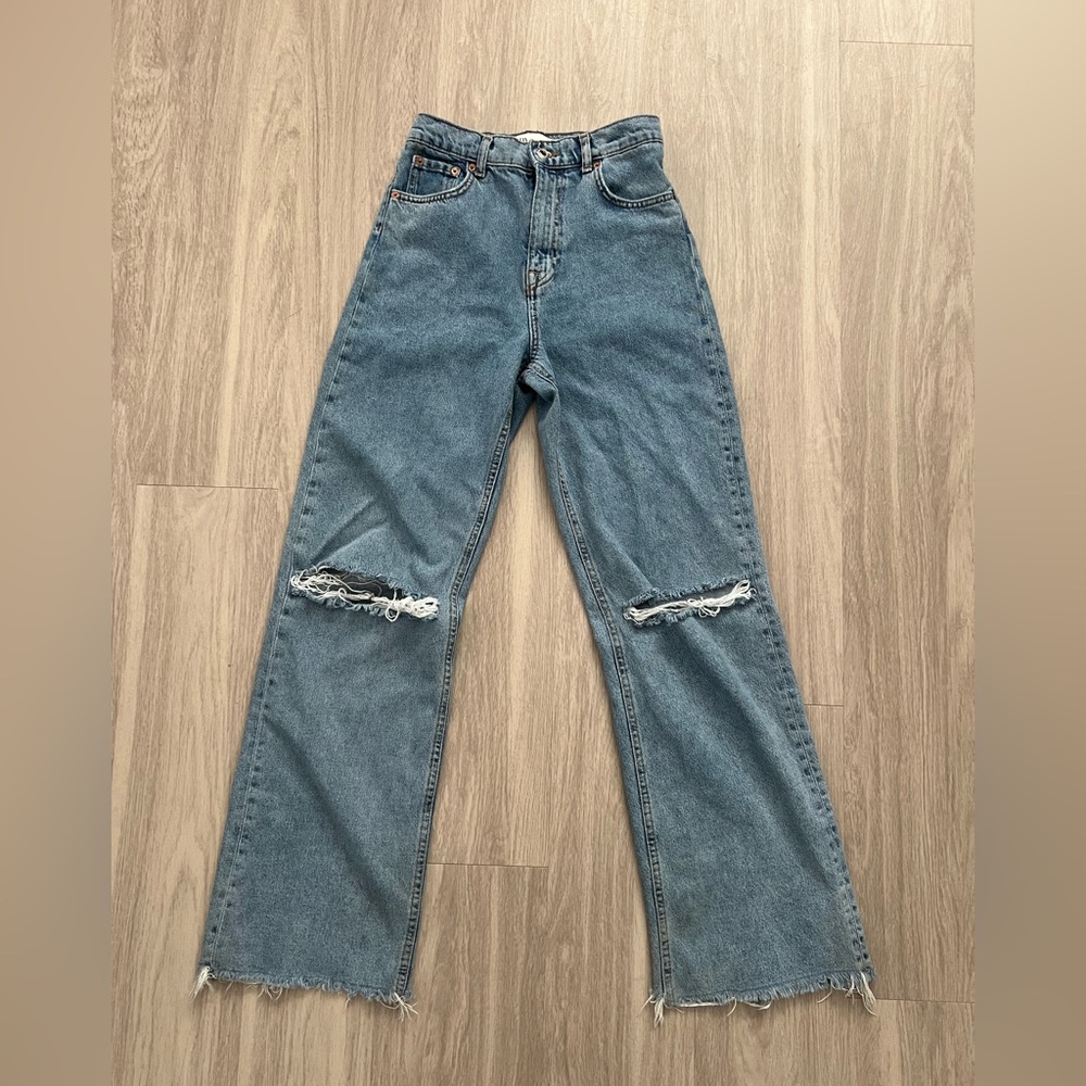 Zara The 90s Full Length Jeans Size 4 High Rise Distressed Light Wash